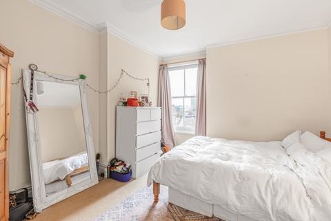 2 bedroom flat to rent, Cambridge Road Battersea SW11