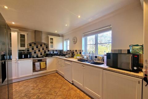 3 bedroom semi-detached house for sale, Hillside, Chedgrave