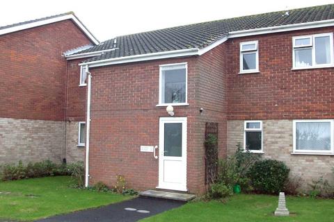 1 bedroom ground floor flat for sale, The Lawns, Waterford Road