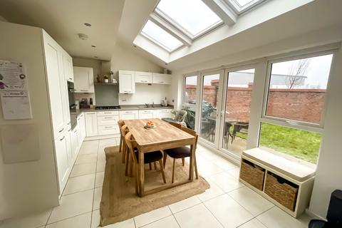 3 bedroom detached house for sale, Mill Fold Gardens, Chadderton OL9