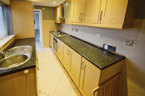 2 bedroom terraced house to rent, Heath Street, Golden Hill