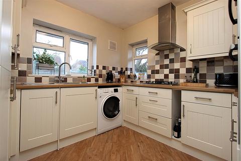19 Bransby Road, Chessington, KT9 2JZ