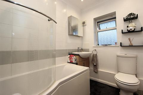 19 Bransby Road, Chessington, KT9 2JZ