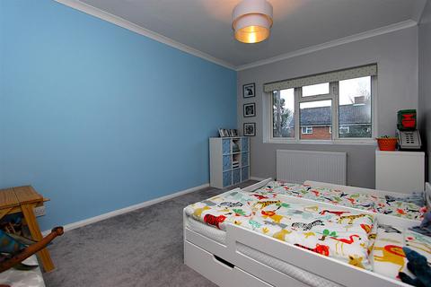 19 Bransby Road, Chessington, KT9 2JZ