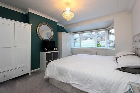 19 Bransby Road, Chessington, KT9 2JZ