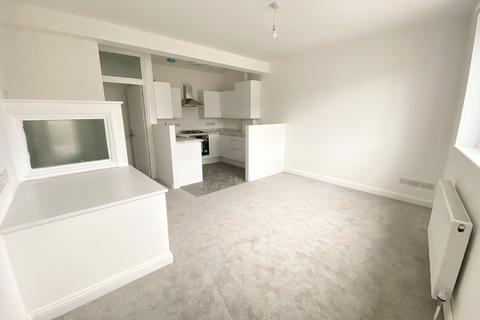 2 bedroom flat to rent, Chichester Road, Portsmouth