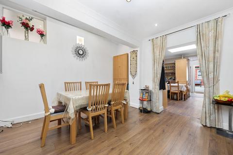 1 bedroom detached house to rent, Capworth Street, London E10