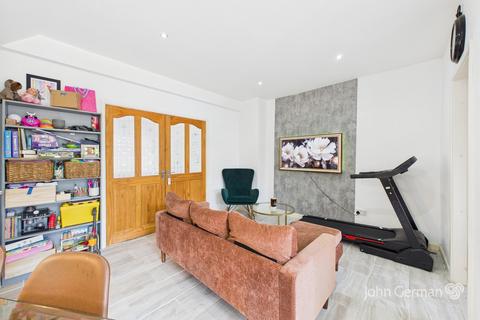 3 bedroom semi-detached house for sale, Foster Avenue, Hednesford