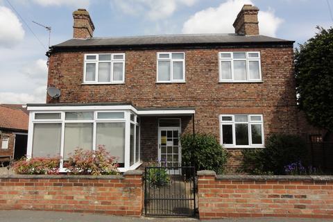 5 bedroom detached house to rent, High Street Farmhouse, High Street, Barmby-On-The-Marsh, DN14 7HT