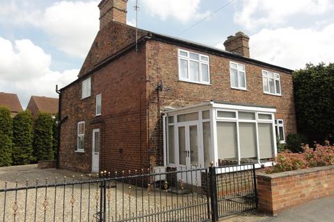 5 bedroom detached house to rent, High Street Farmhouse, High Street, Barmby-On-The-Marsh, DN14 7HT