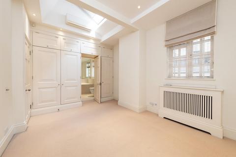 3 bedroom mews to rent, Lyall Mews West, Belgravia, SW1