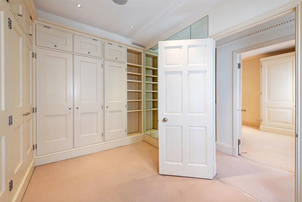 73 Lyall Mews West Ch Rm