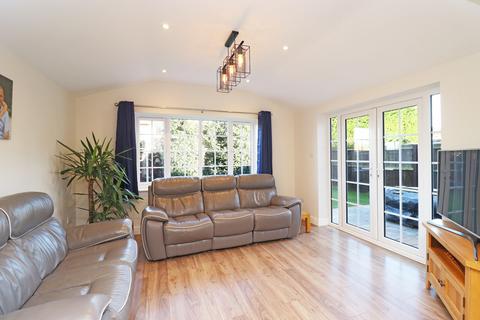 7 Broom Way, Capel St Mary, Ipswich, IP9 2XN