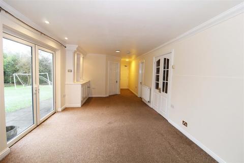 3 bedroom detached bungalow to rent, Brighton Road, Lower Kingswood, Tadworth