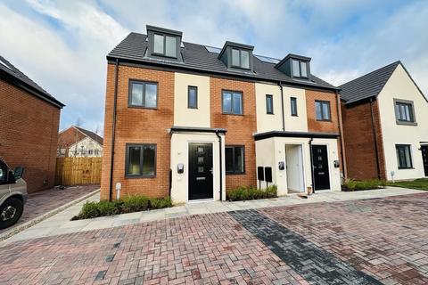 3 bedroom townhouse to rent, Brookwood Chase, Chorley PR7