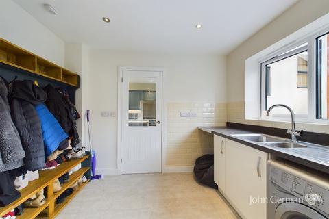 4 Dumfries Drive, Derby, DE22 3XT