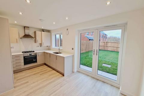 3 bedroom semi-detached house to rent, Meander Close, Buckshaw Village PR7