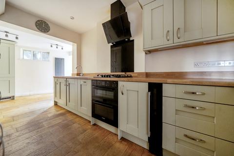 5 Lion Close, Haslemere, GU27 1JG