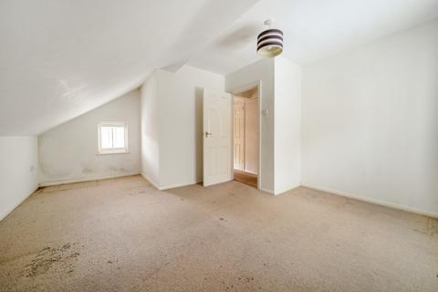 5 Lion Close, Haslemere, GU27 1JG