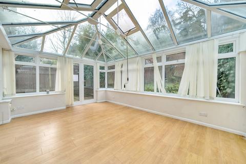 5 Lion Close, Haslemere, GU27 1JG