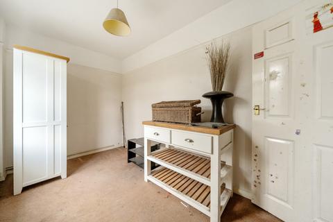 5 Lion Close, Haslemere, GU27 1JG