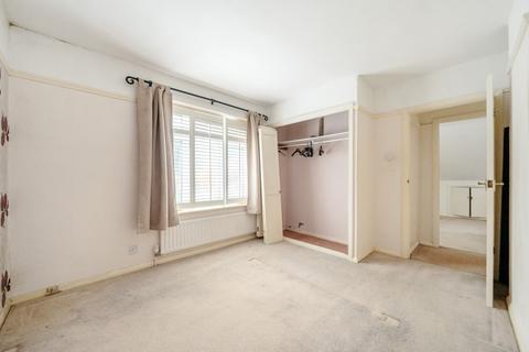 5 Lion Close, Haslemere, GU27 1JG