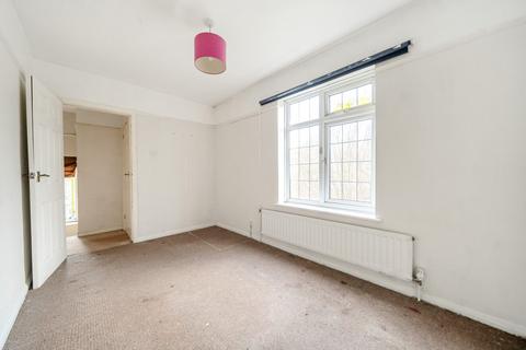 5 Lion Close, Haslemere, GU27 1JG