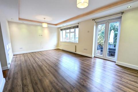 3 bedroom ground floor flat to rent, Three Bedroom  Ground Floor Flat  To Let  Kindsbury Road  West Hendon  NW9