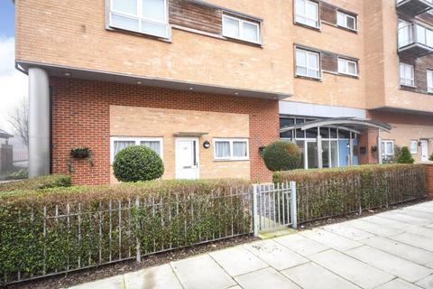 2 bedroom apartment to rent, Cherrydown East, Basildon SS16