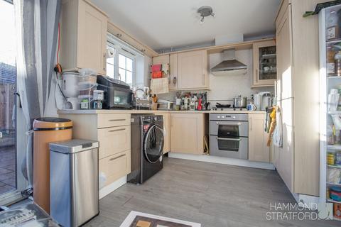 3 bedroom end of terrace house for sale, Kingfisher Road, Attleborough