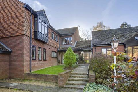 Snells Wood Court, Little Chalfont