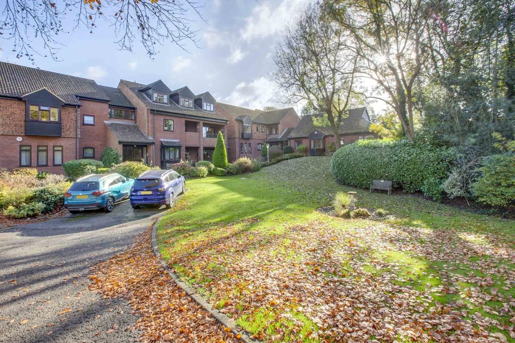 9 Snells Wood Court, HP7 9 QT (LOW RES) 15