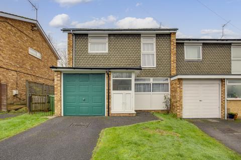 4 bedroom end of terrace house to rent, St Nicholas Close, Little Chalfont