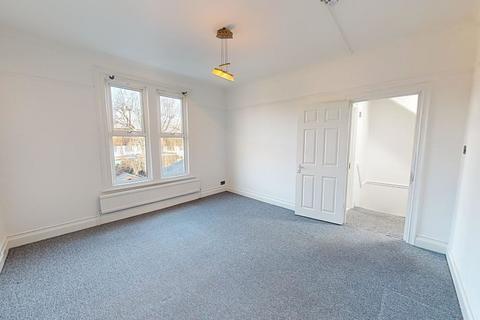 1 bedroom in a house share to rent, Glencairn Road, London SW16