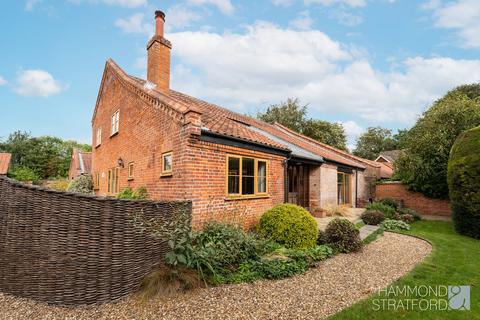 4 bedroom barn conversion for sale, Hill Farm Close, Cringleford