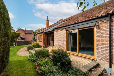 4 bedroom barn conversion for sale, Hill Farm Close, Cringleford