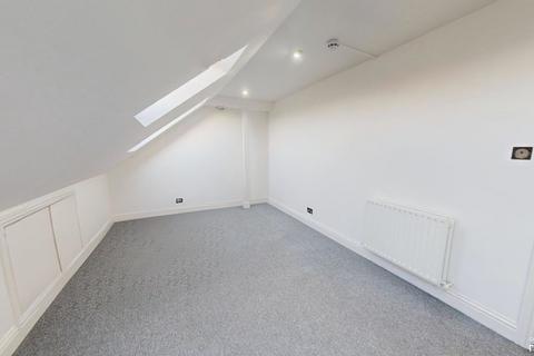 5 bedroom house share to rent, Glencairn Road, London SW16