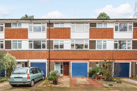 4 bedroom terraced house to rent, Pymers Mead, West Dulwich, London, SE21