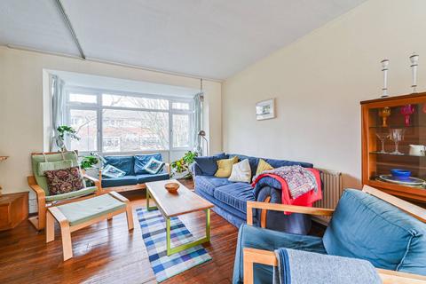 4 bedroom terraced house to rent, Pymers Mead, West Dulwich, London, SE21