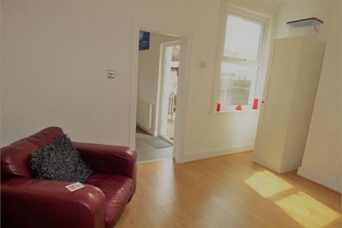 2 bedroom apartment to rent, Crowstone Avenue, Westcliff on sea, Westcliff on sea,