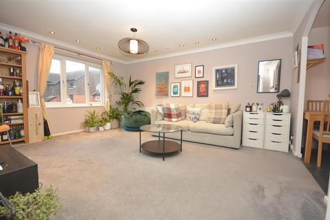 252 North Road, London, SW19 1TR