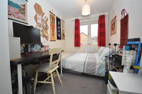 252 North Road, London, SW19 1TR
