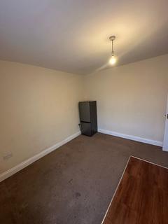 2 bedroom flat to rent, Castle Street,,