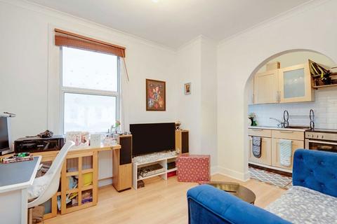 1 bedroom flat to rent, Hollies Road, London W5