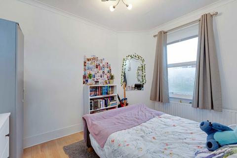 1 bedroom flat to rent, Hollies Road, London W5