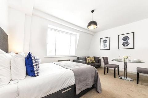 Studio to rent, Hill Street, London W1J