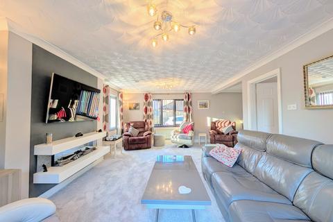 5 bedroom detached house for sale, Rosemary Court, Milton Keynes MK7