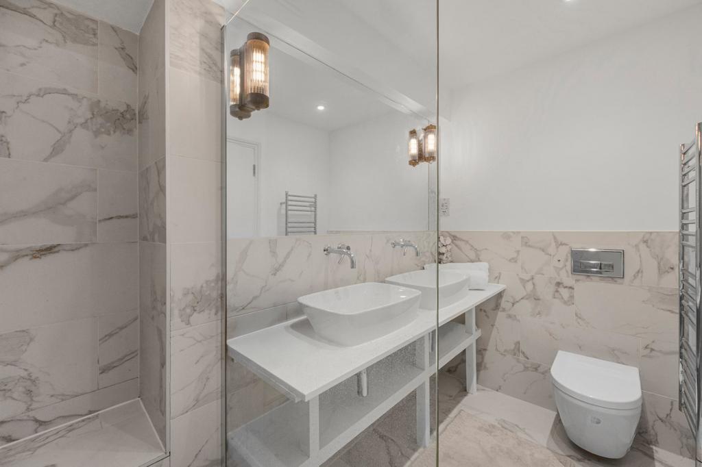 Bathtroom 2