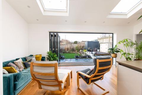 4 bedroom semi-detached house for sale, Lucklands Road, Bath