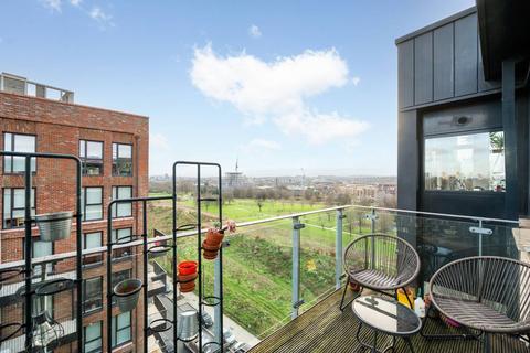 1 bedroom flat for sale, Albany Road, Elephant and Castle, London, SE5